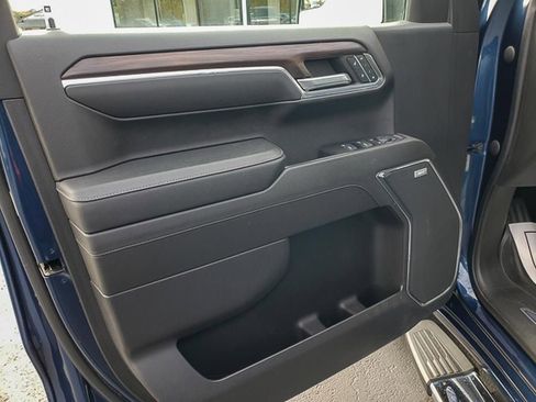 Used 2023 GMC Sierra 1500 SLT w/ SLT Premium Package image 9