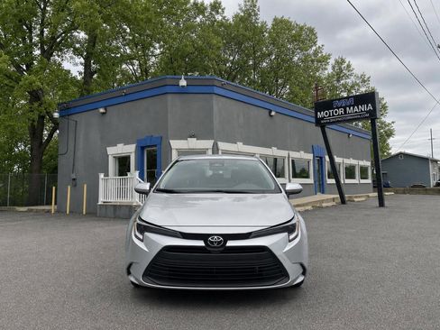 Used 2023 Toyota Corolla LE FWD image 4
