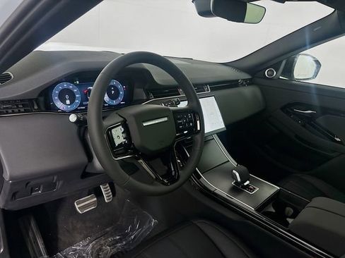 Used 2026 Land Rover Range Rover Evoque Dynamic SE AWD/4WD image 9