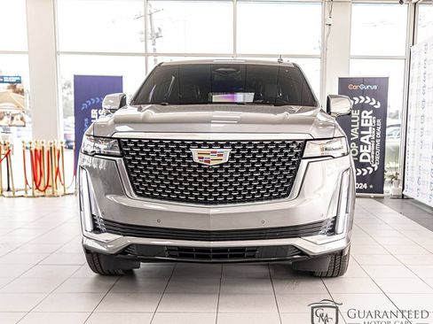 Used 2022 Cadillac Escalade ESV Luxury AWD/4WD image 2