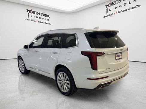 Used 2020 Cadillac XT6 Premium Luxury w/ Platinum Package AWD/4WD image 3