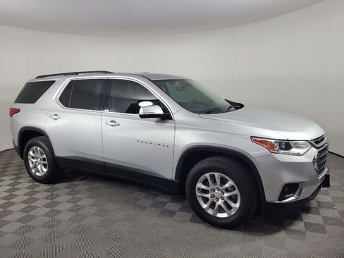 Used 2019 Chevrolet Traverse LT FWD image 11