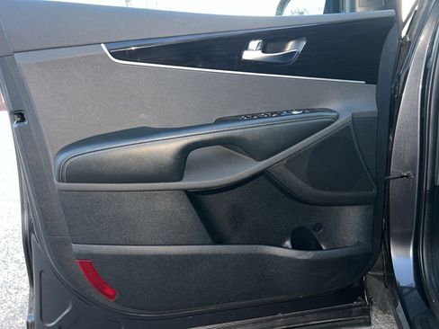 Used 2019 Kia Sorento EX image 10