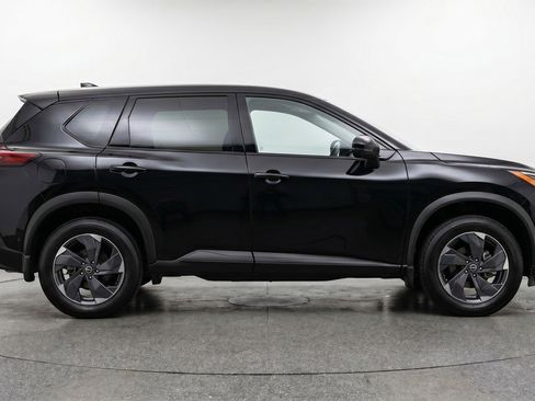 Used 2025 Nissan Rogue SV AWD/4WD image 11