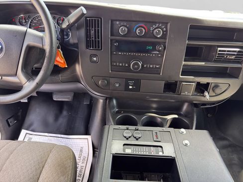 Used 2017 Chevrolet Express 2500 RWD image 14