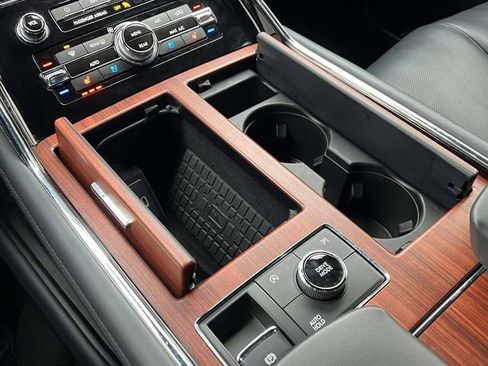 Used 2024 Lincoln Navigator Premiere image 27