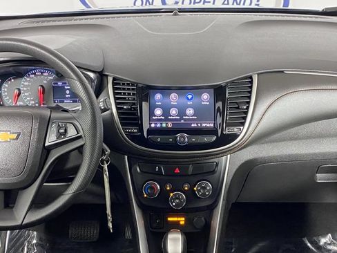 Used 2020 Chevrolet Trax LT AWD/4WD image 18