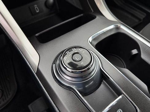 Used 2017 Ford Fusion SE image 32