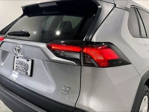 Used 2020 Toyota RAV4 LE AWD/4WD image 28