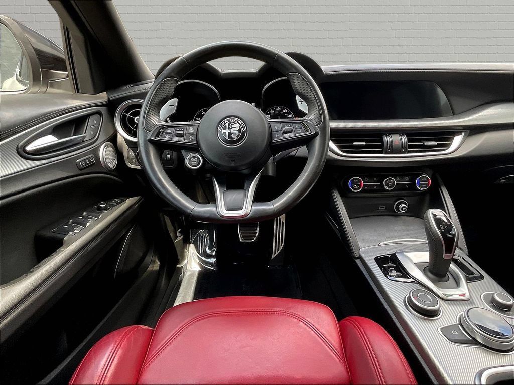 Used 2023 Alfa Romeo Stelvio Veloce AWD/4WD image 8