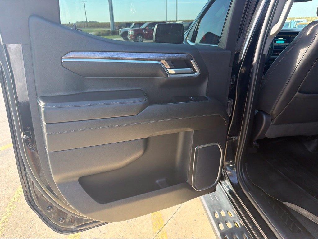 Used 2024 Chevrolet Silverado 1500 LTZ w/ LTZ Convenience Package II AWD/4WD image 22