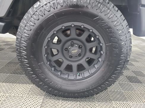 Used 2012 Jeep Wrangler Unlimited Sahara AWD/4WD image 14