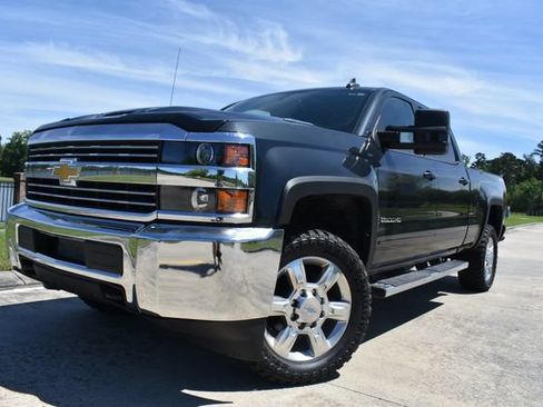 Used 2017 Chevrolet Silverado 2500 LT AWD/4WD image 5