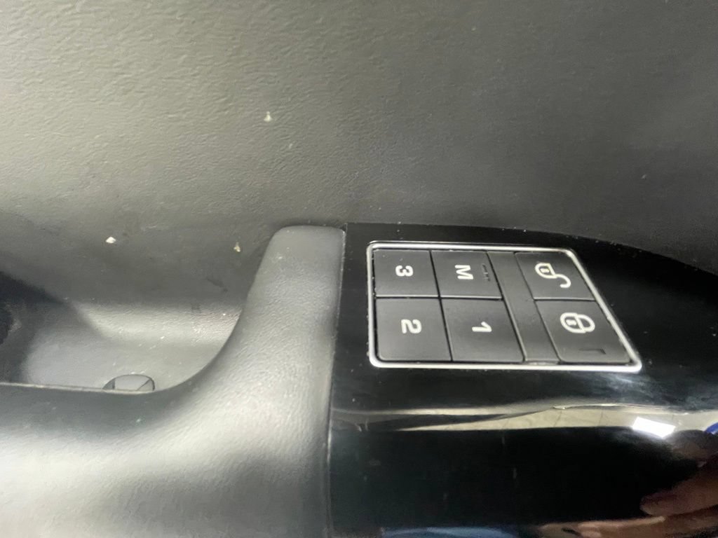 Used 2019 Land Rover Range Rover Sport Supercharged AWD/4WD image 17