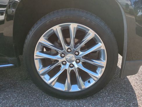 Used 2019 Cadillac Escalade Luxury RWD image 11