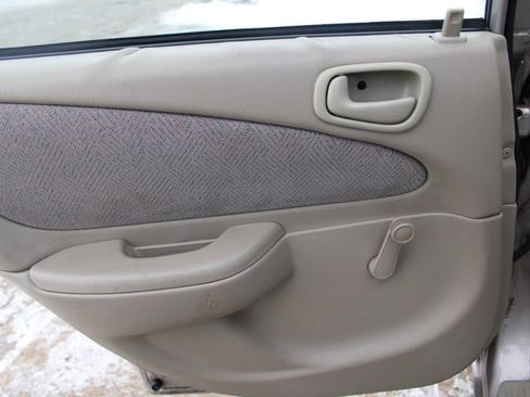 Used 2001 Chevrolet Prizm w/ Preferred Equipment Group 3 image 9