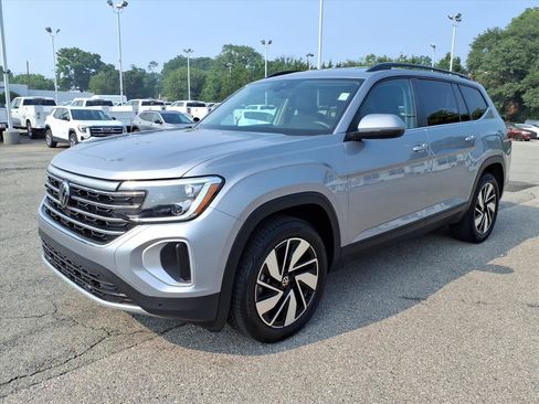 Used 2025 Volkswagen Atlas SE FWD image 8