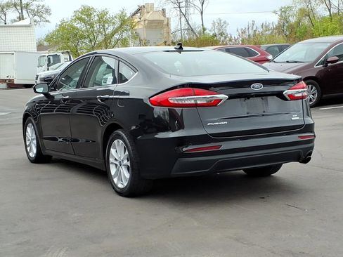 Used 2020 Ford Fusion SE FWD image 3