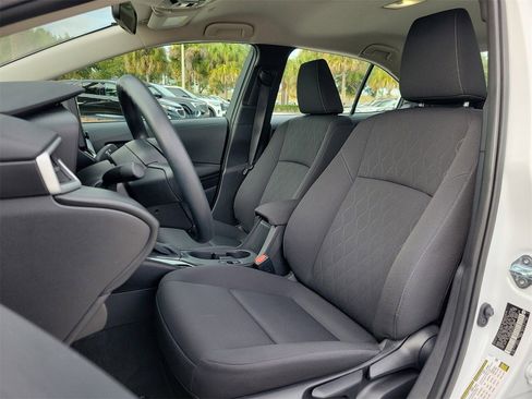 Used 2025 Toyota Corolla LE image 16