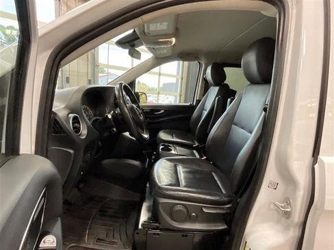 Used 2016 Mercedes-Benz Metris Passenger w/ Driver Efficiency Package image 10