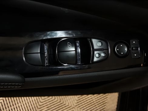 Used 2024 Nissan Altima 2.5 SL AWD/4WD image 13