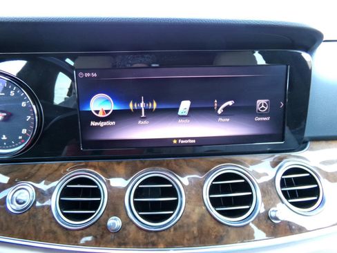 Used 2018 Mercedes-Benz E 300 image 9