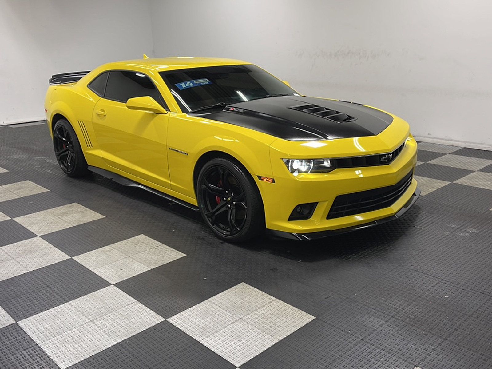 Used 2014 Chevrolet Camaro SS w/ SS Performance Package RWD image 23