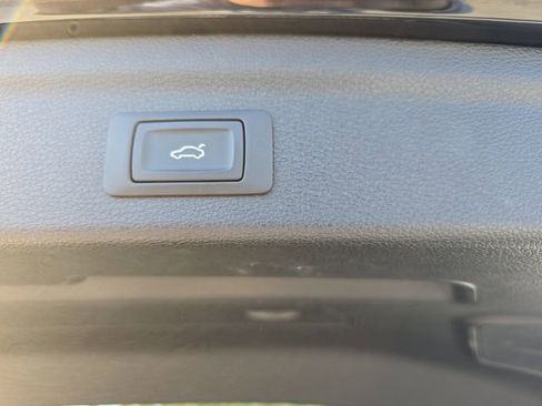 Used 2025 Audi Q3 2.0T Premium AWD/4WD image 16