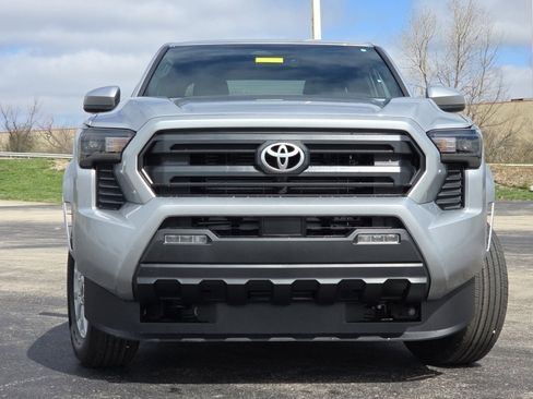 New 2026 Toyota Tacoma SR5 AWD/4WD image 3