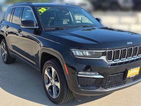 Used 2023 Jeep Grand Cherokee Limited AWD/4WD image 8