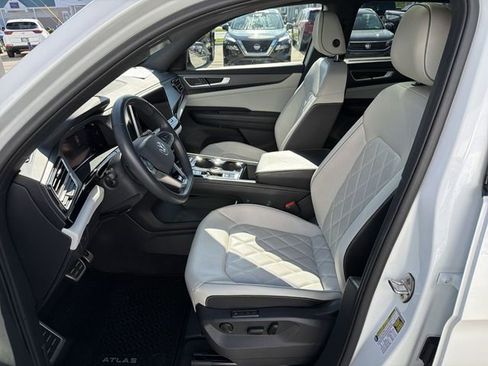 Used 2024 Volkswagen Atlas Cross Sport SEL Premium R-Line AWD/4WD image 13