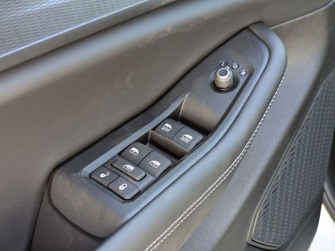 New 2025 Jeep Grand Cherokee Laredo X image 12