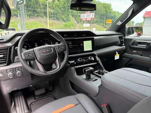 New 2026 GMC Sierra 1500 AT4 w/ AT4 Premium Package AWD/4WD image 16