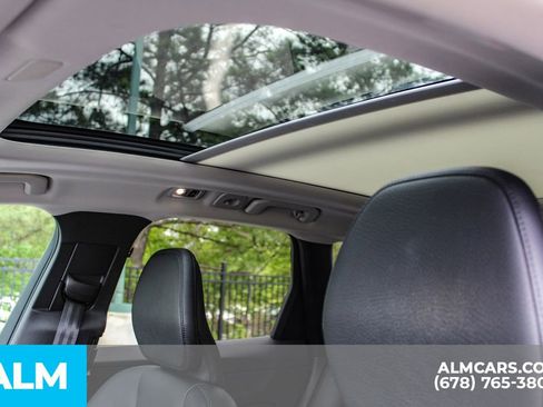 Used 2019 Volvo XC60 T5 Momentum w/ Premium Package AWD/4WD image 19