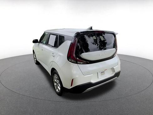 Used 2025 Kia Soul LX w/ LX Technology Package FWD image 11