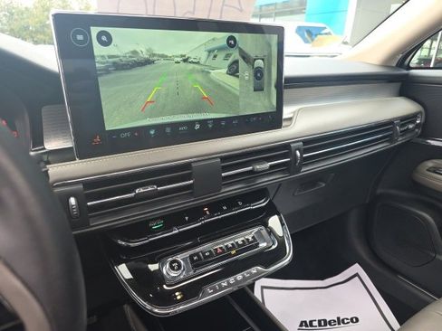 Used 2025 Lincoln Corsair AWD w/ Equipment Group 101A image 21