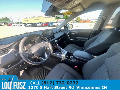 Used 2021 Toyota RAV4 XLE w/ XLE Grade Weather Package AWD/4WD image 11