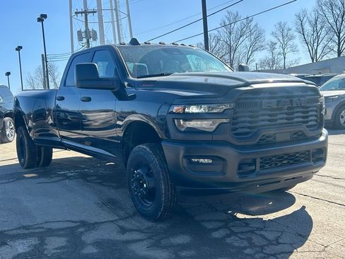 New 2026 RAM 3500 Tradesman AWD/4WD image 4