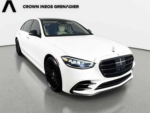 Used 2023 Mercedes-Benz S 500 4MATIC image 2