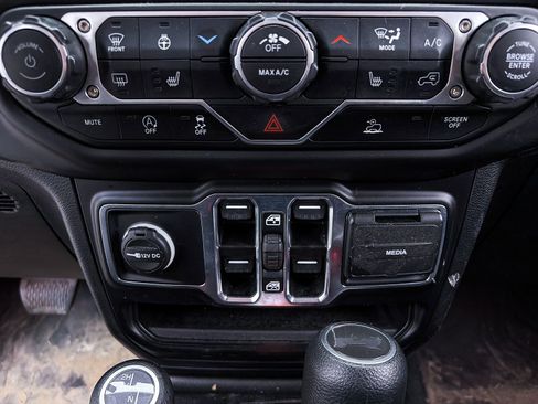 Used 2023 Jeep Wrangler Unlimited Sport AWD/4WD image 23