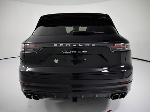 Certified 2022 Porsche Cayenne Turbo AWD/4WD image 6