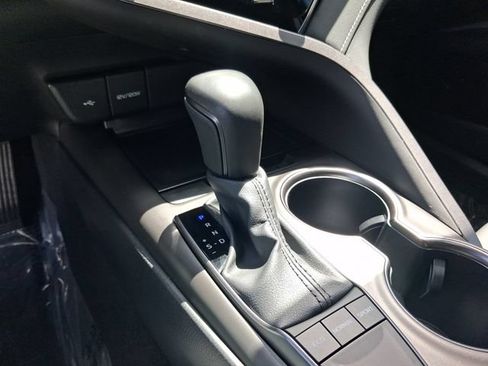 Used 2024 Toyota Camry SE w/ Convenience Package FWD image 20