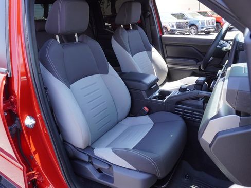 Used 2025 Toyota Tacoma TRD Sport AWD/4WD image 13