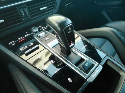 Used 2020 Porsche Cayenne AWD/4WD image 48