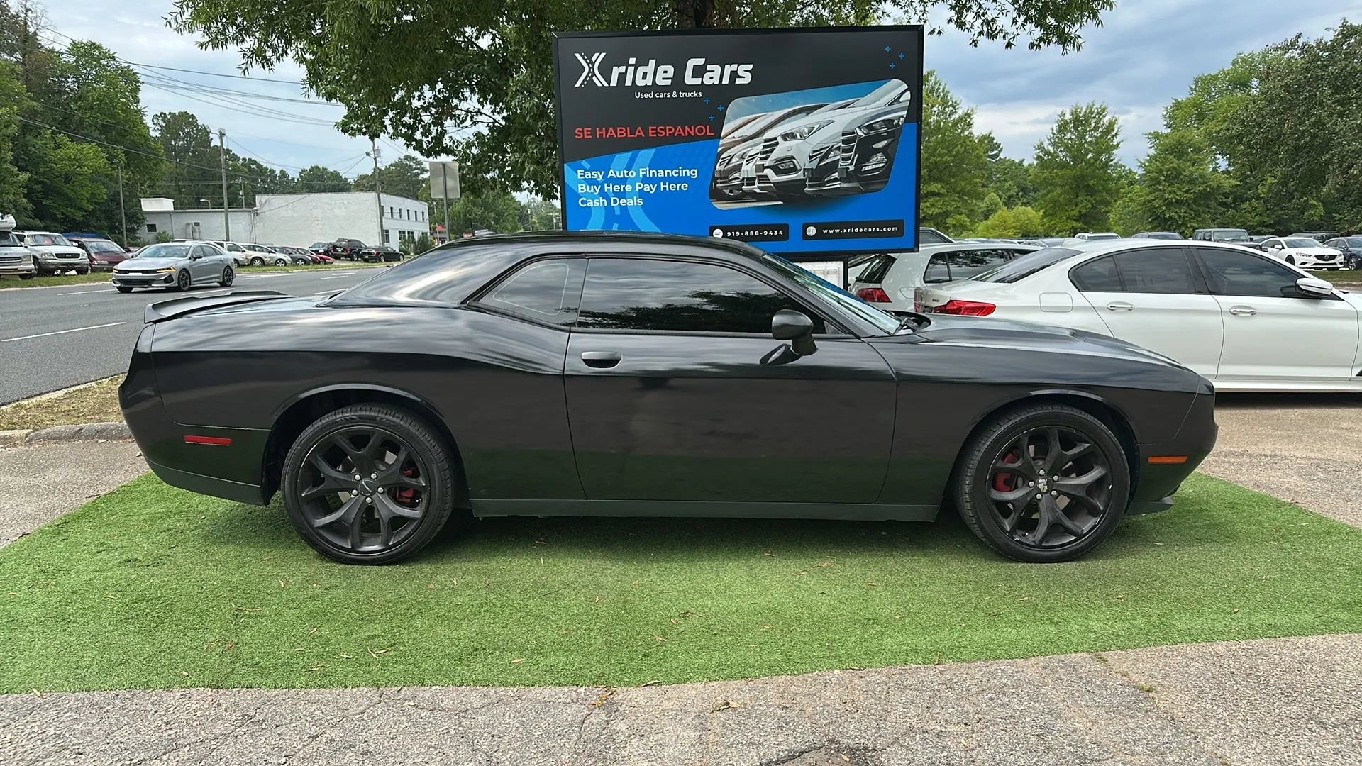 Used 2015 Dodge Challenger R/T Plus RWD image 8