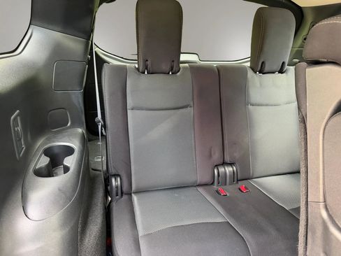 Used 2019 Nissan Pathfinder SV image 37