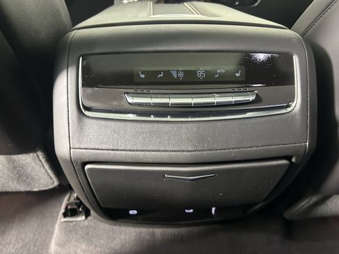 Used 2023 Cadillac Escalade Premium Luxury image 37