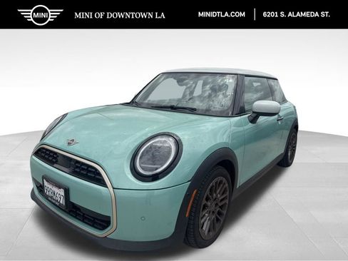 Used 2025 MINI Cooper 2-Door Hardtop FWD image 1