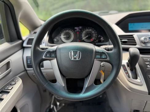Used 2011 Honda Odyssey EX image 24