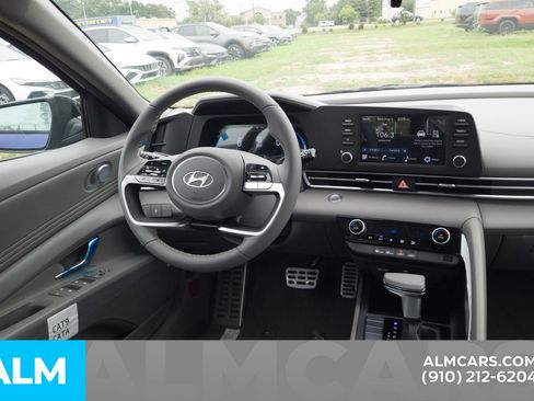 Certified 2025 Hyundai Elantra Sport FWD image 19